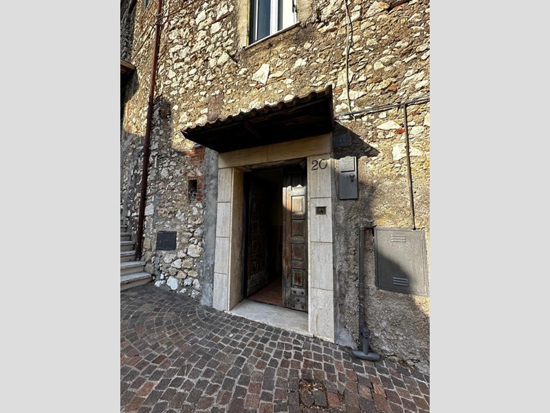 Appartamento in Vendita a Moricone, 99'000&euro;, 130 m²