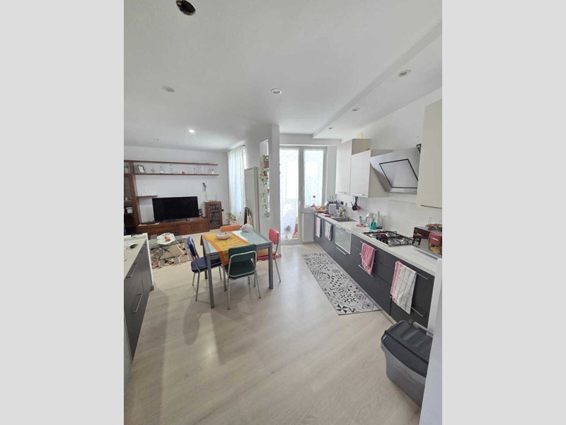 Appartamento in Vendita a Savona, zona VILLAPIANA, 178'000&euro;, 110 m²