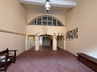 Appartamento in Affitto a Modena, 1'300&euro;, 130 m²