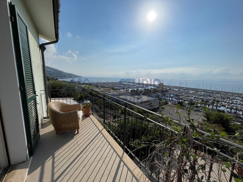 Monolocale in Vendita a Santo Stefano al Mare, 145'000&euro;, 40 m², con Box