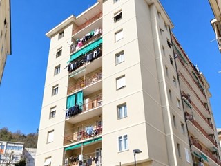 Quadrilocale in Vendita a Genova, 52'500&euro;, 64 m²