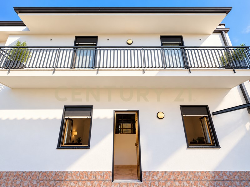 Appartamento in Vendita a Catania, 145'000&euro;, 164 m²