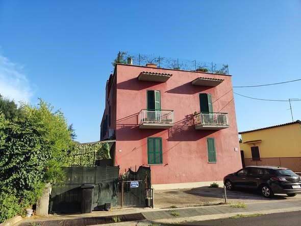 Bilocale in Vendita a Tivoli, zona Villaggio Adriano, 65'000&euro;, 45 m²