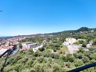 Quadrilocale in Vendita a Valverde, 54'000&euro;, 120 m²