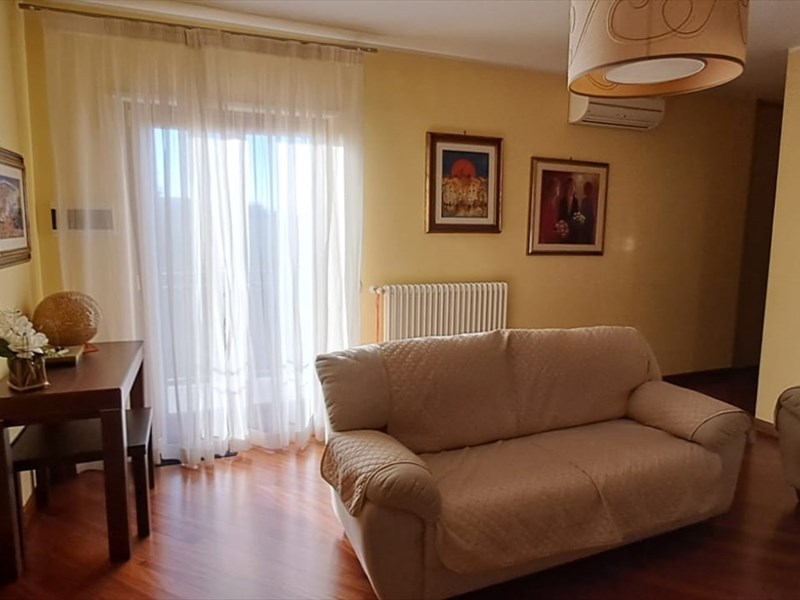 Trilocale in Vendita a Casamassima, 155'000&euro;, 86 m², con Box