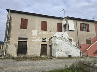 Quadrilocale in Vendita a Calcinaia, zona Fornacette, 179'000&euro;, 230 m², con Box