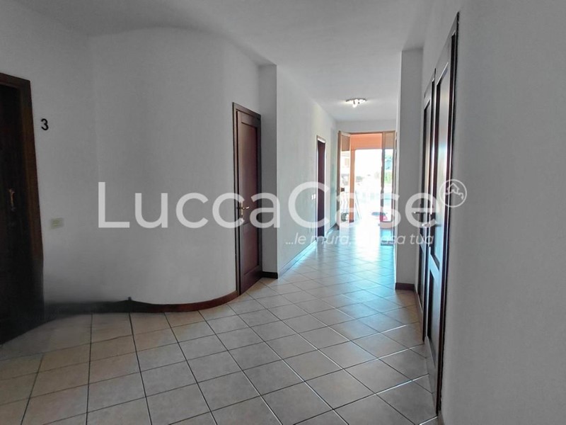 Appartamento in Vendita a Altopascio, 800'000&euro;, 550 m², arredato