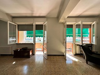 Appartamento in Affitto a Lucca, zona San Marco, 1'100&euro;, 120 m², arredato