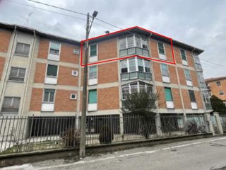 Appartamento in Vendita a Mortara, 14'250&euro;, 121 m², con Box