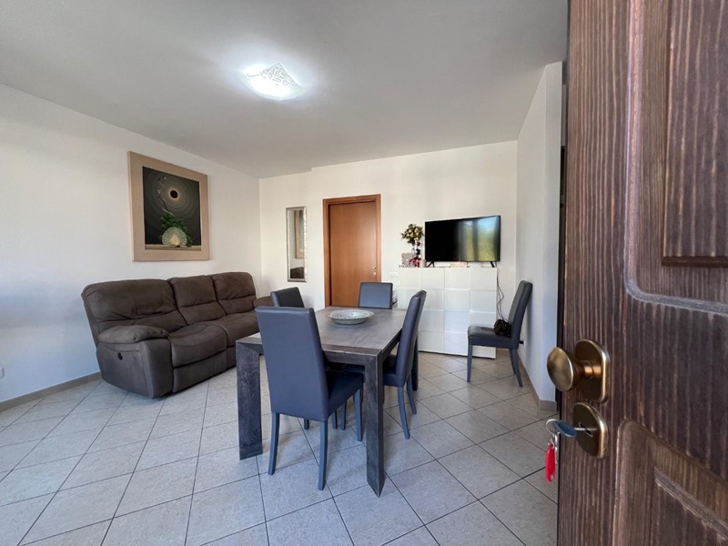 Trilocale in Vendita a Santa Maria a Monte, zona Montecalvoli Alto, 119'000&euro;, 65 m², con Box
