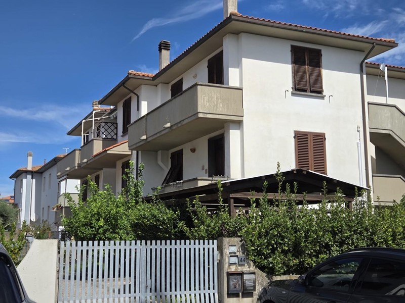 Trilocale in Vendita a Rosignano Marittimo, zona Vada, 198'000&euro;, 65 m², arredato, con Box