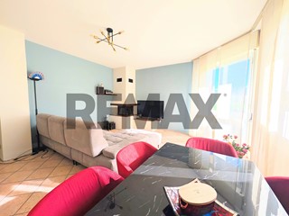 Trilocale in Vendita a Rogno, 135'000&euro;, 90 m²