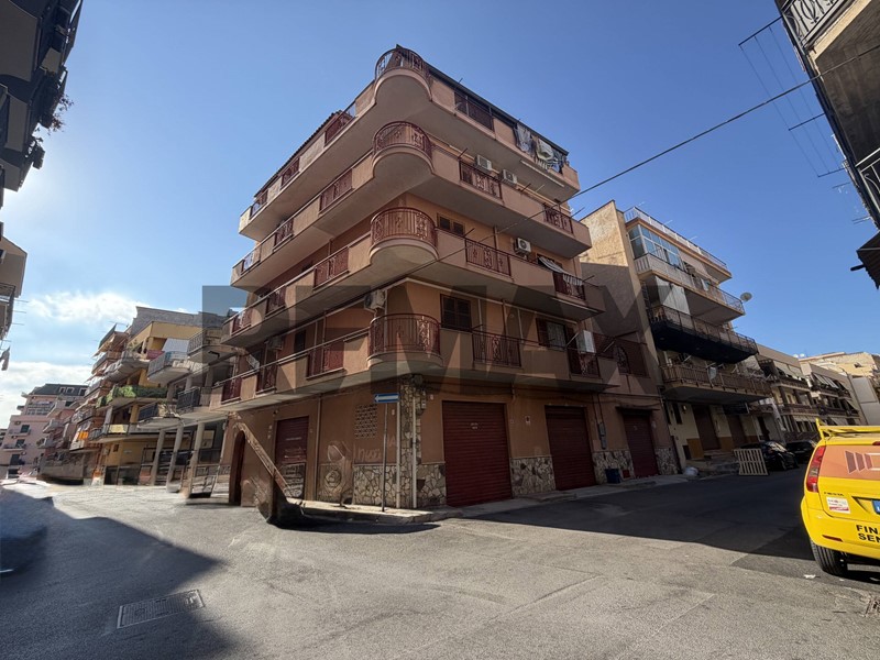 Quadrilocale in Vendita a Bagheria, 105'000&euro;, 129 m²