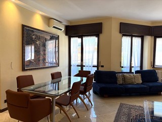 Trilocale in Vendita a Bergamo, 350'000&euro;, 126 m²
