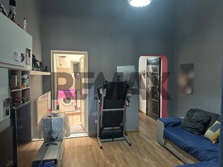 Appartamento in Vendita a Catania, 48'000&euro;, 81 m²