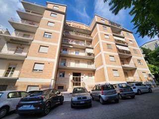Appartamento in Vendita a Campobasso, 109'000&euro;, 135 m²