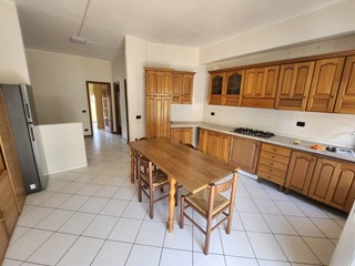 Appartamento in Vendita a Campobasso, 99'000&euro;, 125 m²