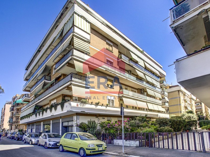 Bilocale in Vendita a Roma, 259'000&euro;, 83 m²