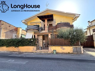 Trilocale in Vendita a Guidonia Montecelio, 160'000&euro;, 80 m²