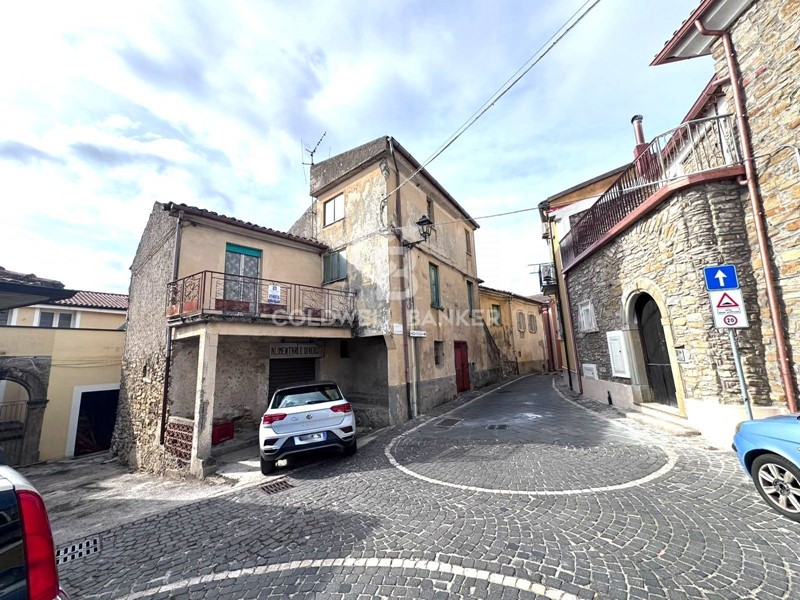 Appartamento in Vendita a Prignano Cilento, 75'000&euro;, 150 m²