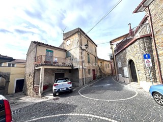 Appartamento in Vendita a Prignano Cilento, 75'000&euro;, 150 m²
