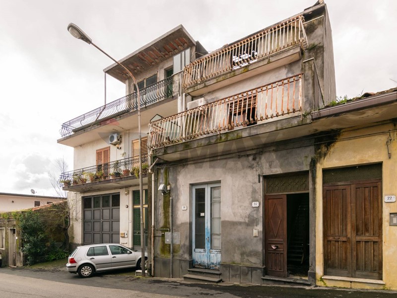 Trilocale in Vendita a Zafferana Etnea, 15'000&euro;, 100 m²