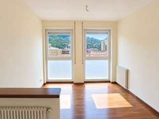 Trilocale in Vendita a Lecco, 270'000&euro;, 78 m²