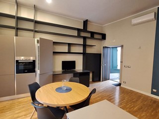 Monolocale in Vendita a Napoli, 800&euro;, 53 m², arredato