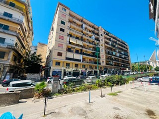 Bilocale in Vendita a Napoli, 98'000&euro;, 50 m²