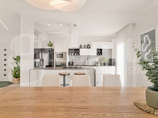 Quadrilocale in Vendita a Venezia, 239'000&euro;, 112 m², con Box