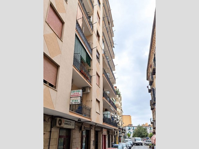 Trilocale in Vendita a Casoria, 135'000&euro;, 90 m²