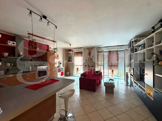 Trilocale in Vendita a Brescia, 180'000&euro;, 96 m², con Box