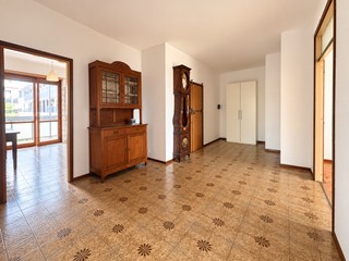 Quadrilocale in Vendita a Collegno, 198'000&euro;, 120 m², con Box