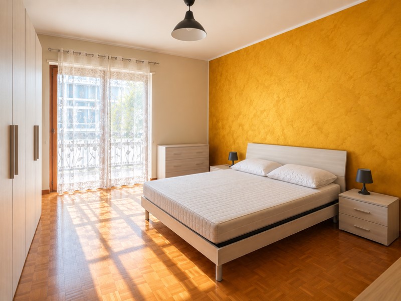 Bilocale in Vendita a Collegno, 98'000&euro;, 77 m², con Box