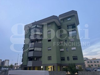 Trilocale in Vendita a Bari, 170'000&euro;, 85 m²