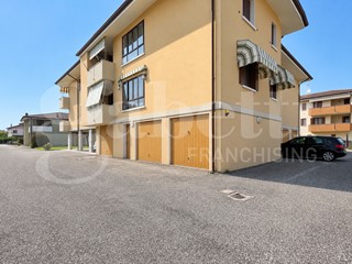 Appartamento in Vendita a San Vito al Tagliamento, 180'000&euro;, 118 m², arredato, con Box