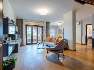 Appartamento in Vendita a Roma, zona Anagnina, 469'000&euro;, 145 m²