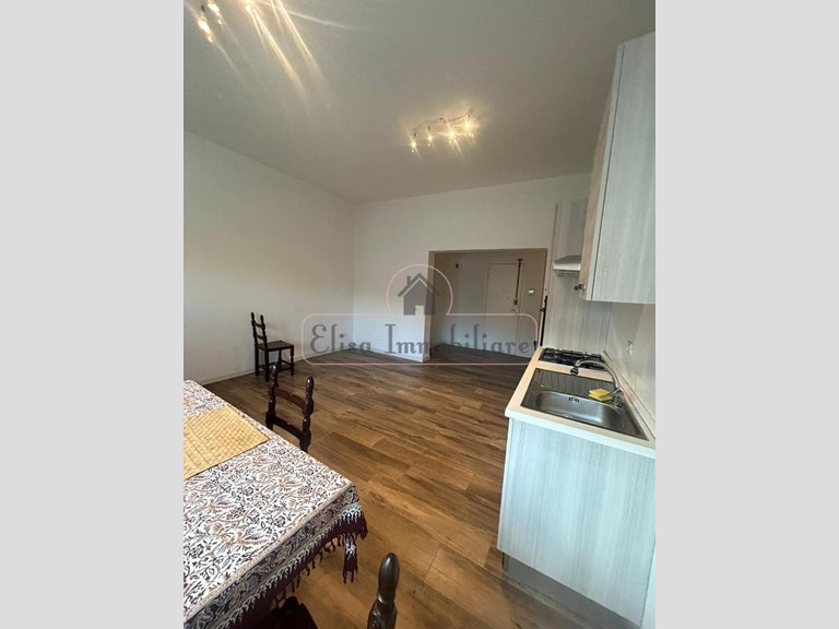 Quadrilocale in Affitto a Viareggio, zona Viareggio, 900&euro;, 120 m², arredato