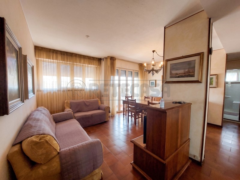 Quadrilocale in Vendita a Cremona, 130'000&euro;, 149 m², arredato, con Box