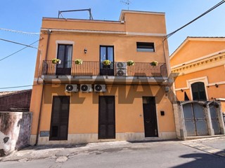 Trilocale in Vendita a Acireale, 240'000&euro;, 75 m²
