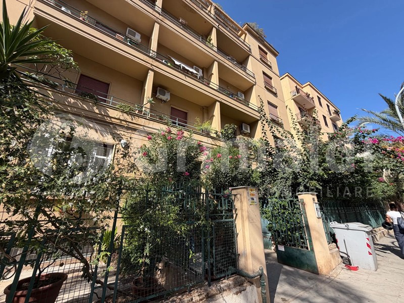 Appartamento in Vendita a Palermo, 520'000&euro;, 266 m²