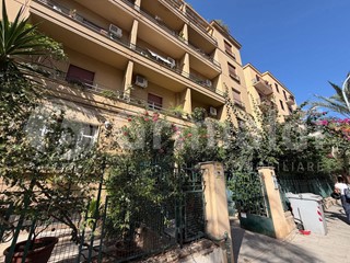 Appartamento in Vendita a Palermo, 520'000&euro;, 266 m²
