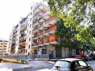 Trilocale in Vendita a Foggia, 139'000&euro;, 83 m², con Box