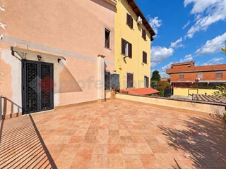 Quadrilocale in Vendita a Aprilia, 180'000&euro;, 120 m², con Box