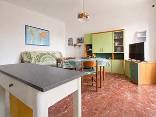 Trilocale in Vendita a Venaria Reale, 165'000&euro;, 98 m², con Box
