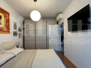 Trilocale in Vendita a Bologna, 200'000&euro;, 110 m², con Box