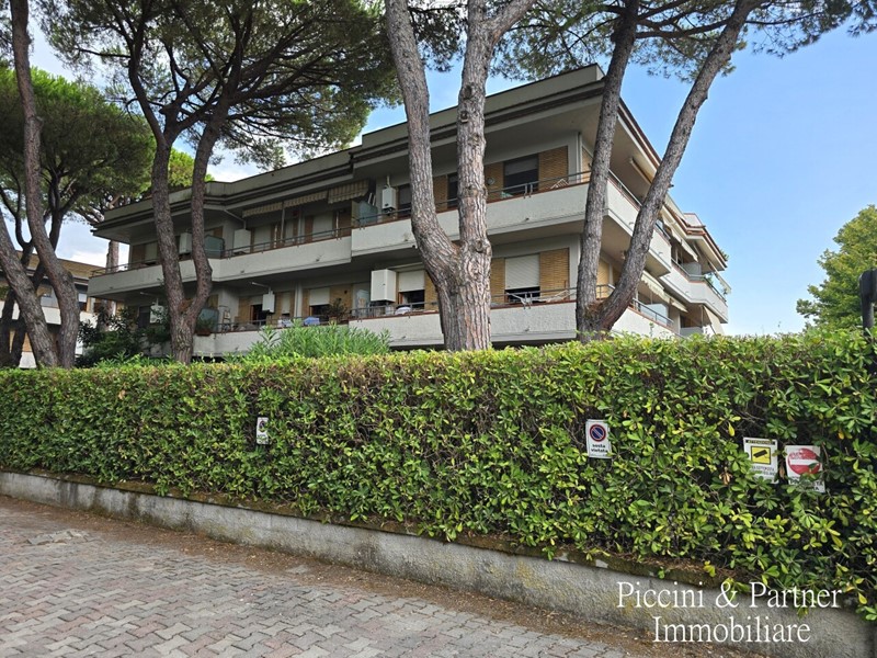 Trilocale in Vendita a Massa, zona Marina Di Massa, 280'000&euro;, 50 m², arredato