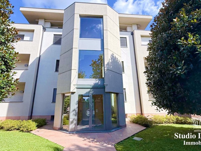 Trilocale in Affitto a Giussano, 1'000&euro;, 132 m²