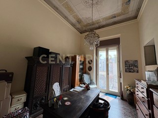 Appartamento in Vendita a Catania, 199'000&euro;, 180 m², arredato