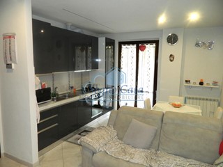 Bilocale in Vendita a Luni, zona Luni Mare, 150'000&euro;, 48 m², arredato